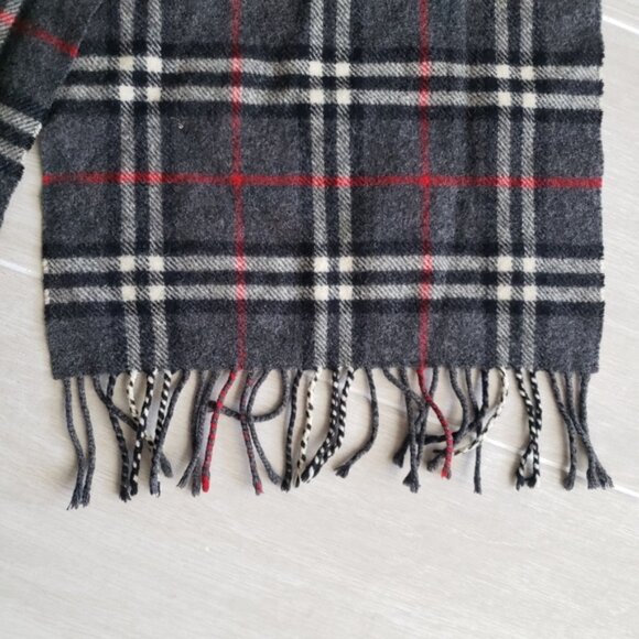 BURBERRY - Scarf - Picture 9 of 13